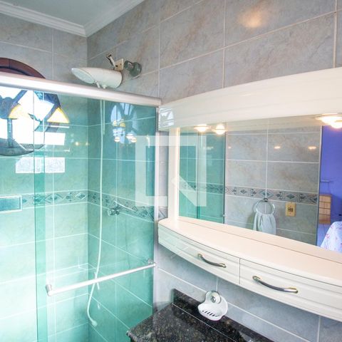 Casa à venda com 369m², 5 quartos e 3 vagasBanheiro 2 / Suíte