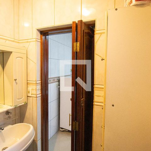 Casa à venda com 369m², 5 quartos e 3 vagasBanheiro 1