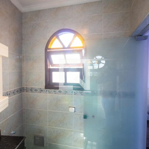 Casa à venda com 369m², 5 quartos e 3 vagasBanheiro 2 / Suíte