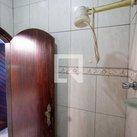 Casa à venda com 369m², 5 quartos e 3 vagasBanheiro