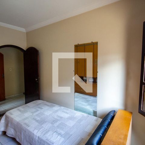 Casa à venda com 369m², 5 quartos e 3 vagasQuarto 3