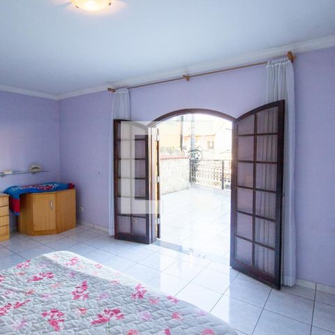Casa à venda com 369m², 5 quartos e 3 vagasQuarto 1 / Suíte