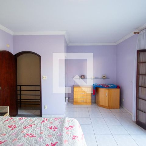 Casa à venda com 369m², 5 quartos e 3 vagasQuarto 1 / Suíte