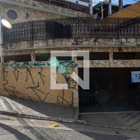 Casa à venda com 369m², 5 quartos e 3 vagasFachada