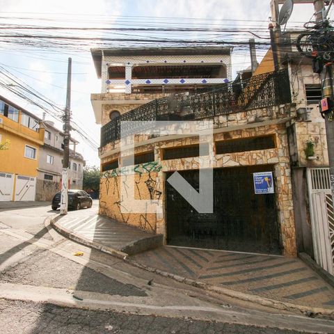 Casa à venda com 369m², 5 quartos e 3 vagasFachada