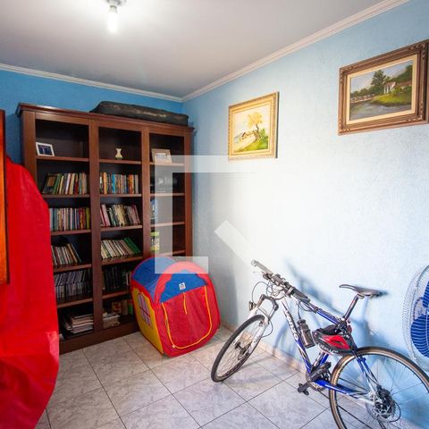 Casa à venda com 369m², 5 quartos e 3 vagasQuarto 4