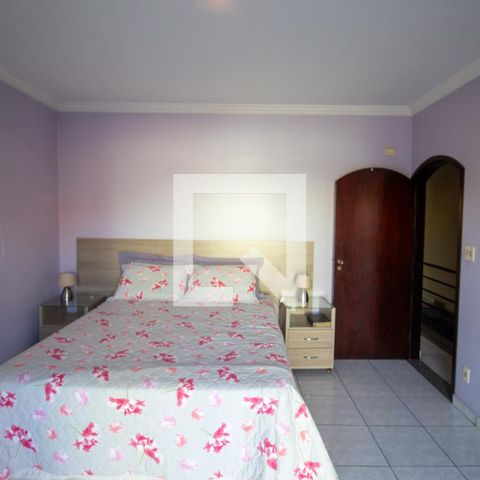 Casa à venda com 369m², 5 quartos e 3 vagasQuarto 1 / Suíte