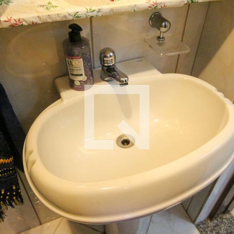 Casa à venda com 369m², 5 quartos e 3 vagasBanheiro 1