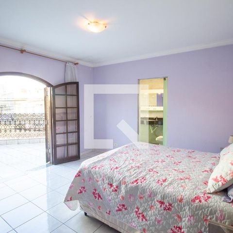 Casa à venda com 369m², 5 quartos e 3 vagasQuarto 1 / Suíte