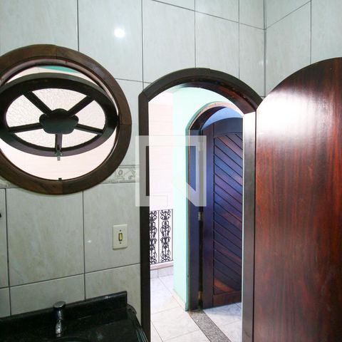 Casa à venda com 369m², 5 quartos e 3 vagasBanheiro