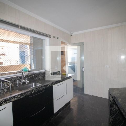 Casa à venda com 1200m², 3 quartos e 5 vagas Casa à venda com 1200m², 3 quartos e 5 vagasCozinha
