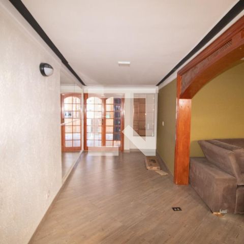 Casa à venda com 1200m², 3 quartos e 5 vagas Casa à venda com 1200m², 3 quartos e 5 vagasSala