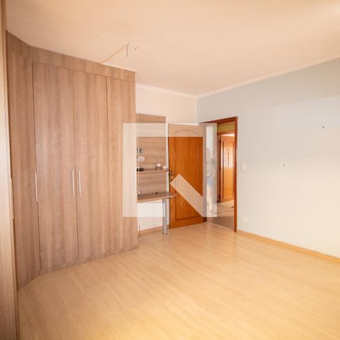 Casa à venda com 1200m², 3 quartos e 5 vagas Casa à venda com 1200m², 3 quartos e 5 vagasQuarto 1