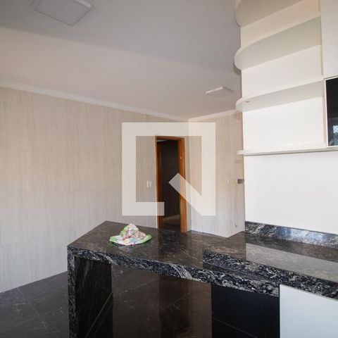 Casa à venda com 1200m², 3 quartos e 5 vagas Casa à venda com 1200m², 3 quartos e 5 vagasCozinha