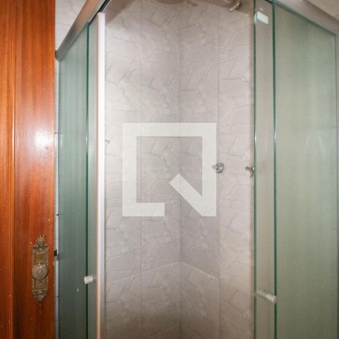 Casa à venda com 1200m², 3 quartos e 5 vagas Casa à venda com 1200m², 3 quartos e 5 vagasBanheiro