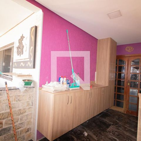 Casa à venda com 1200m², 3 quartos e 5 vagas Casa à venda com 1200m², 3 quartos e 5 vagasChurrasqueira