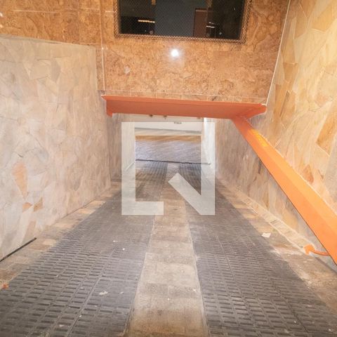 Casa à venda com 1200m², 3 quartos e 5 vagas Casa à venda com 1200m², 3 quartos e 5 vagasGaragem