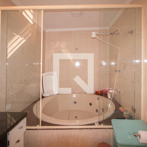 Casa à venda com 1200m², 3 quartos e 5 vagas Casa à venda com 1200m², 3 quartos e 5 vagasBanheiro da Suíte 1
