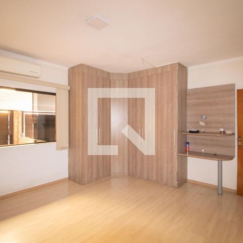 Casa à venda com 1200m², 3 quartos e 5 vagas Casa à venda com 1200m², 3 quartos e 5 vagasQuarto 1