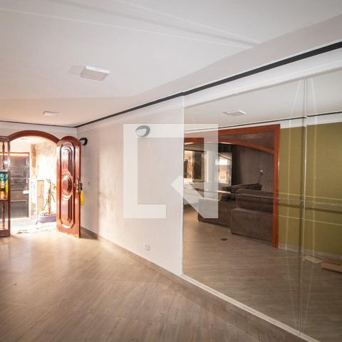 Casa à venda com 1200m², 3 quartos e 5 vagas Casa à venda com 1200m², 3 quartos e 5 vagasSala