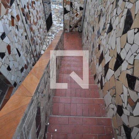 Casa para alugar com 310m², 2 quartos e 1 vagaEscada