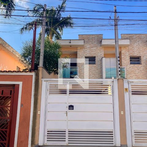Casa à venda com 100m², 3 quartos e 2 vagasFachada
