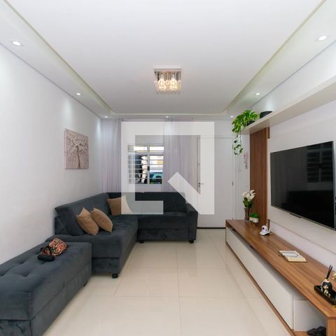 Casa à venda com 100m², 3 quartos e 2 vagasSala