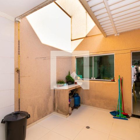 Casa à venda com 100m², 3 quartos e 2 vagasQuintal