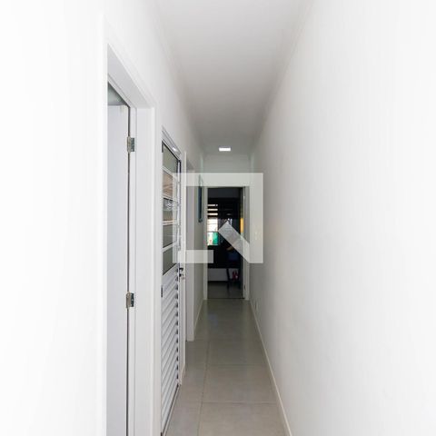 Casa à venda com 100m², 3 quartos e 2 vagasCorredor