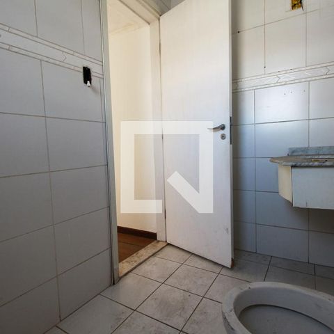 Casa à venda com 204m², 4 quartos e 2 vagasBanheiro 1