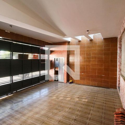 Casa à venda com 204m², 4 quartos e 2 vagasGaragem
