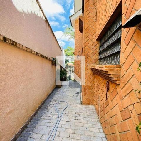 Casa de condomínio à venda com 600m², 6 quartos e 9 vagas