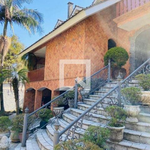 Casa de condomínio à venda com 600m², 6 quartos e 9 vagas