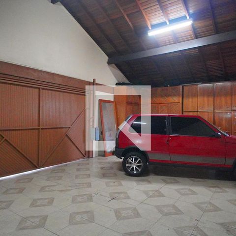 Casa à venda com 303m², 5 quartos e 3 vagas Casa à venda com 303m², 5 quartos e 3 vagasGaragem