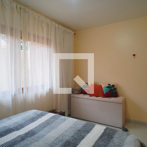 Casa à venda com 303m², 5 quartos e 3 vagas Casa à venda com 303m², 5 quartos e 3 vagasQuarto 4