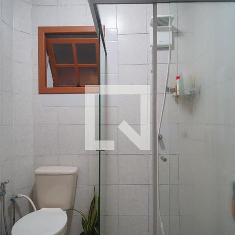Casa à venda com 303m², 5 quartos e 3 vagas Casa à venda com 303m², 5 quartos e 3 vagasBanheiro 2