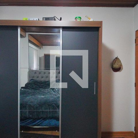 Casa à venda com 303m², 5 quartos e 3 vagas Casa à venda com 303m², 5 quartos e 3 vagasQuarto 2