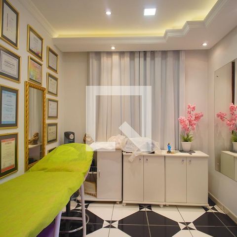 Casa à venda com 303m², 5 quartos e 3 vagas Casa à venda com 303m², 5 quartos e 3 vagasQuarto 1