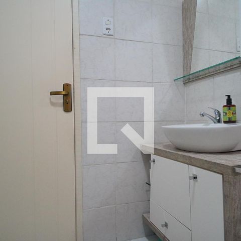 Casa à venda com 303m², 5 quartos e 3 vagas Casa à venda com 303m², 5 quartos e 3 vagasBanheiro 2