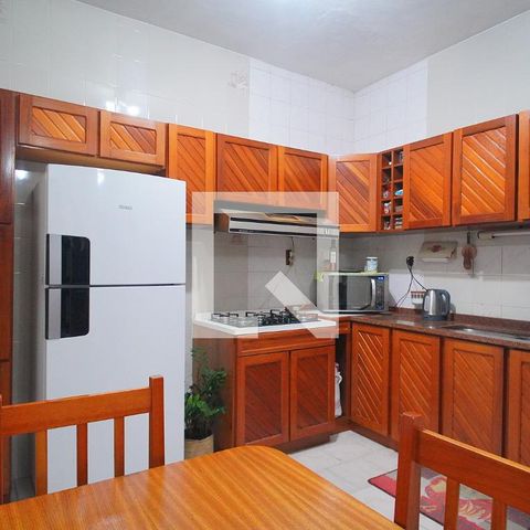 Casa à venda com 303m², 5 quartos e 3 vagas Casa à venda com 303m², 5 quartos e 3 vagascozinha 2