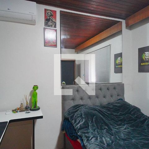 Casa à venda com 303m², 5 quartos e 3 vagas Casa à venda com 303m², 5 quartos e 3 vagasQuarto 2