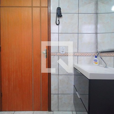 Casa à venda com 303m², 5 quartos e 3 vagas Casa à venda com 303m², 5 quartos e 3 vagasBanheiro 1