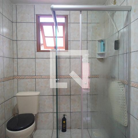 Casa à venda com 303m², 5 quartos e 3 vagas Casa à venda com 303m², 5 quartos e 3 vagasBanheiro 1