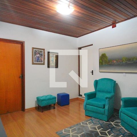 Casa à venda com 303m², 5 quartos e 3 vagas Casa à venda com 303m², 5 quartos e 3 vagasSala 1