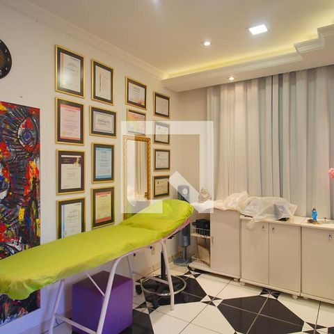 Casa à venda com 303m², 5 quartos e 3 vagas Casa à venda com 303m², 5 quartos e 3 vagasQuarto 1