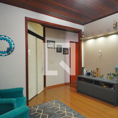 Casa à venda com 303m², 5 quartos e 3 vagas Casa à venda com 303m², 5 quartos e 3 vagasSala 1