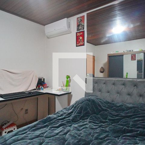 Casa à venda com 303m², 5 quartos e 3 vagas Casa à venda com 303m², 5 quartos e 3 vagasQuarto 2