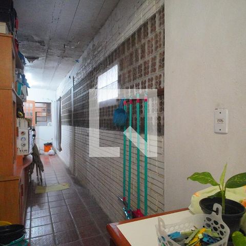 Casa à venda com 303m², 5 quartos e 3 vagas Casa à venda com 303m², 5 quartos e 3 vagasÁrea de Serviço