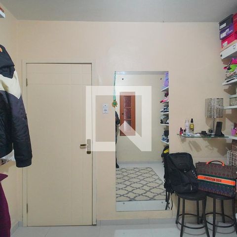 Casa à venda com 303m², 5 quartos e 3 vagas Casa à venda com 303m², 5 quartos e 3 vagasQuarto 5
