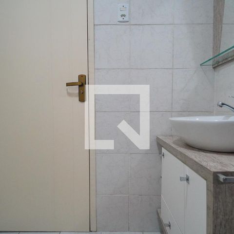Casa à venda com 303m², 5 quartos e 3 vagas Casa à venda com 303m², 5 quartos e 3 vagasBanheiro 2